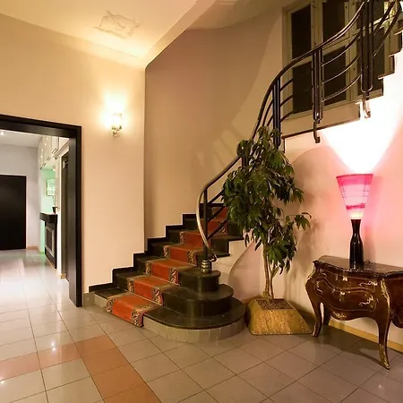 Esplanade Hotel 2*