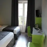 Hotel Esplanade 2*